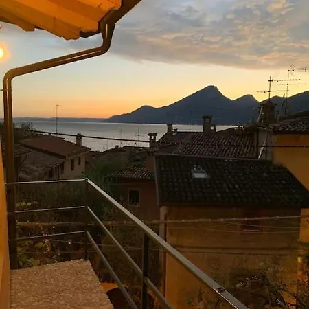 Traumhaftes Rustico Mit Seeblick Im Centro Storico 2 Min Zum Gardasee * Castelletto Di Brenzone