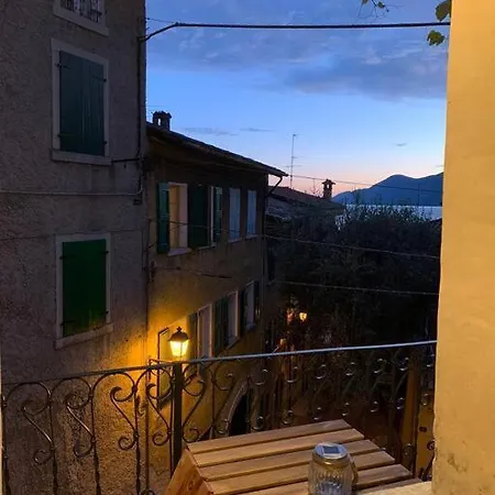 Traumhaftes Rustico Mit Seeblick Im Centro Storico 2 Min Zum Gardasee Hotel