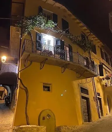 Hotel Traumhaftes Rustico Mit Seeblick Im Centro Storico 2 Min Zum Gardasee