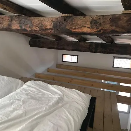 Traumhaftes Rustico Mit Seeblick Im Centro Storico 2 Min Zum Gardasee Castelletto Di Brenzone