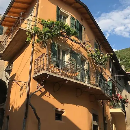 Traumhaftes Rustico Mit Seeblick Im Centro Storico 2 Min Zum Gardasee Hotel *